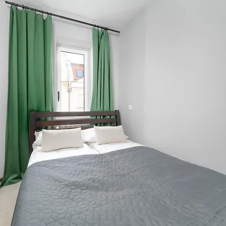 Atmospheric 2-bedroom Near The Market Square By Renters Wroclaw
