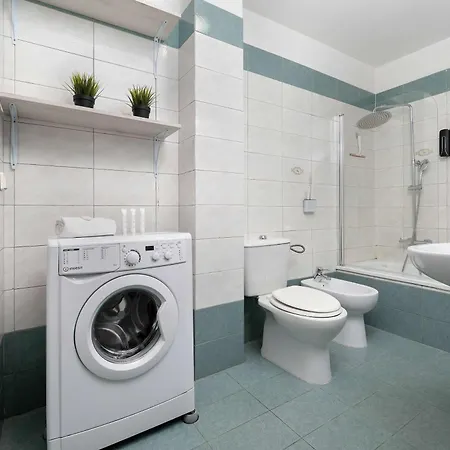 아파트 Atmospheric 2-bedroom Near The Market Square By Renters