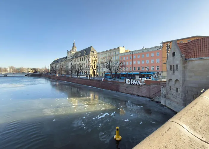 Daire Atmospheric 2-bedroom Near The Market Square By Renters *