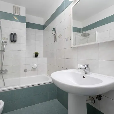 Atmospheric 2-bedroom Near The Market Square By Renters * Wrocław