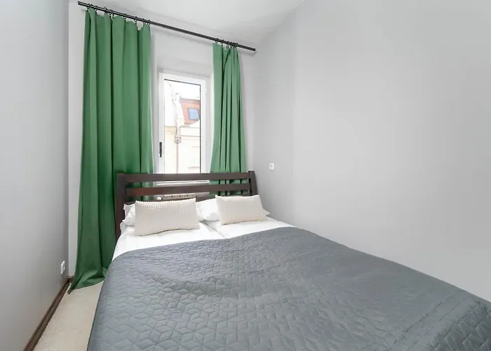 Atmospheric 2-bedroom Near The Market Square By Renters Βρότσλαβ
