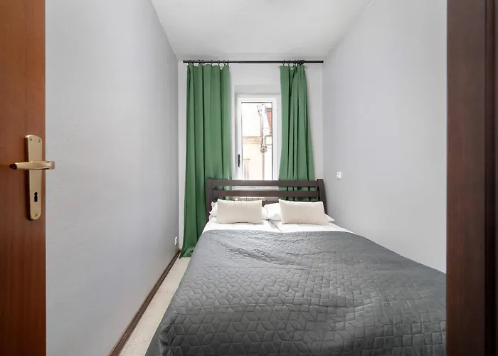 Atmospheric 2-bedroom Near The Market Square By Renters *