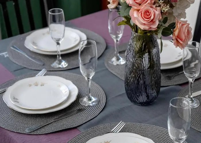 Atmospheric 2-bedroom Near The Market Square By Renters