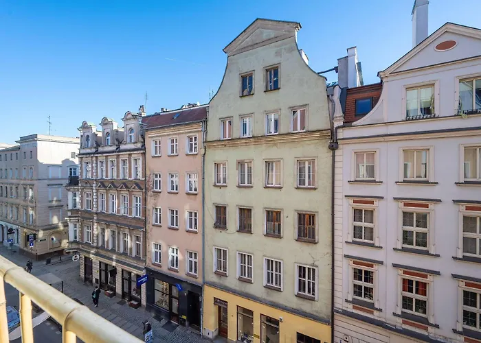 Atmospheric 2-bedroom Near The Market Square By Renters Διαμέρισμα Βρότσλαβ