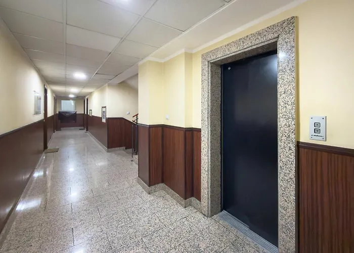 Atmospheric 2-bedroom Near The Market Square By Renters Apartament Wrocław