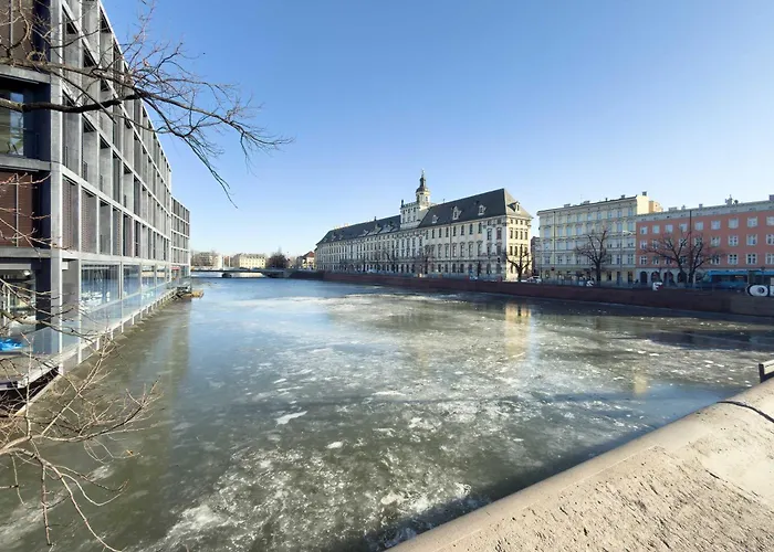 Atmospheric 2-bedroom Near The Market Square By Renters Apartament Wrocław
