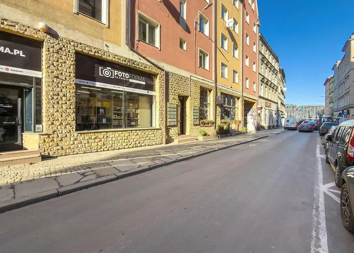 Atmospheric 2-bedroom Near The Market Square By Renters Apartament Wrocław